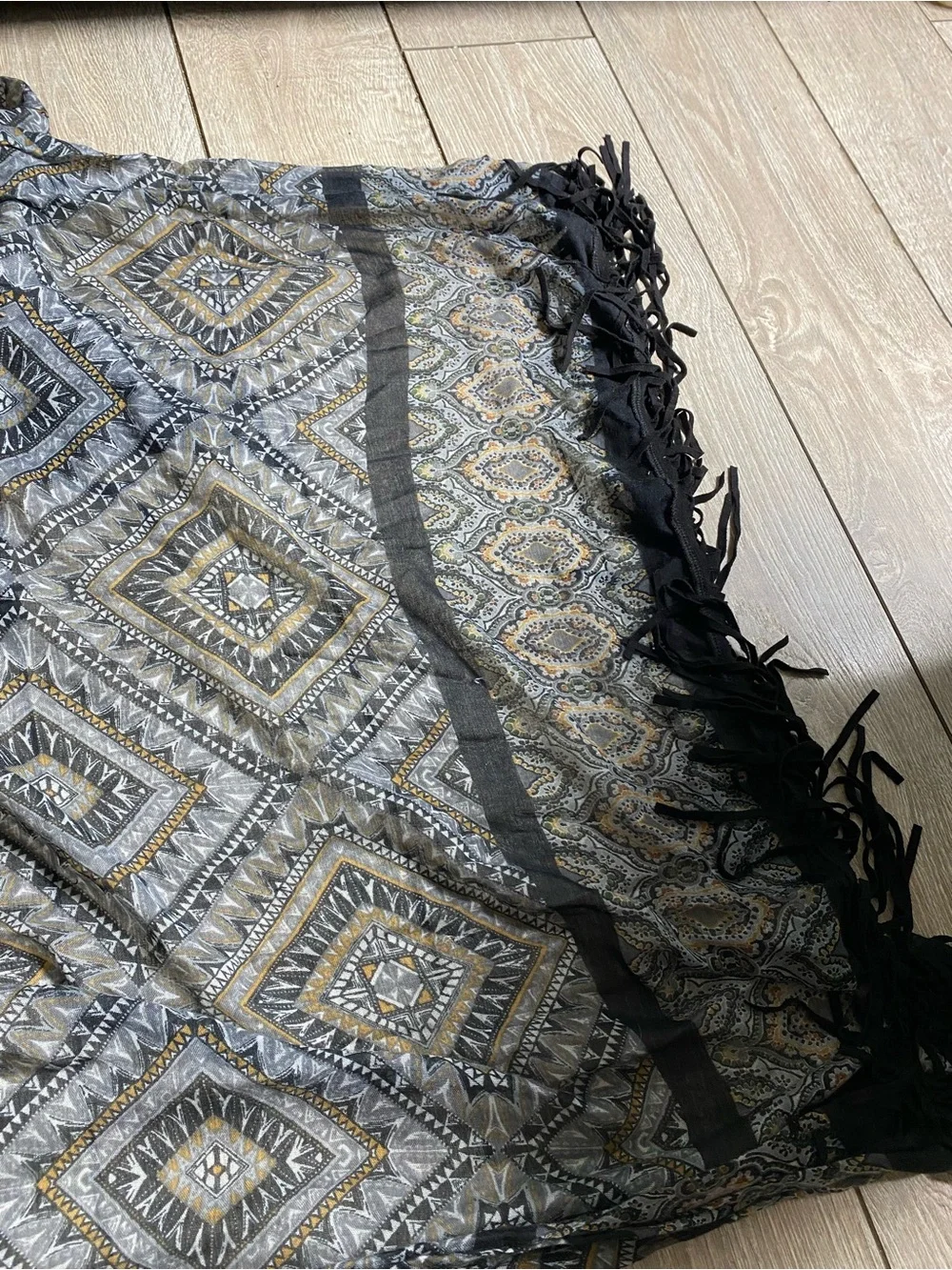 Steve Madden Paisley Fringe Scarf Muffler Wrap Black Gray Boho Geometric
